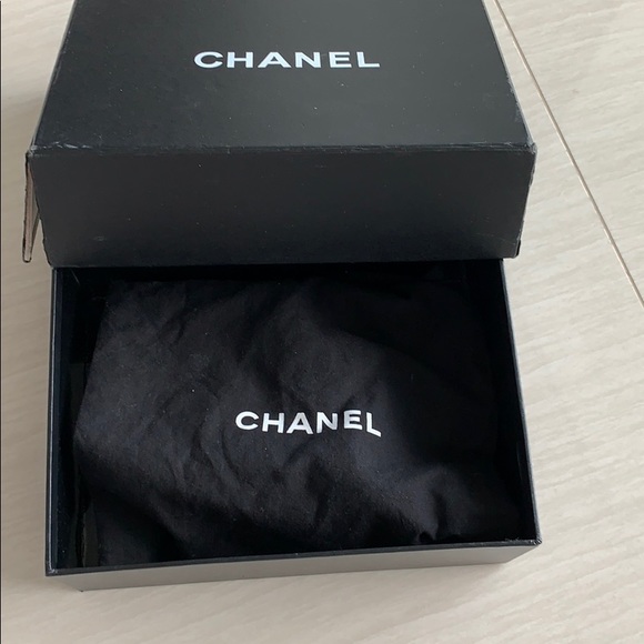Empty Chanel box with dust bag - Picture 2 of 4